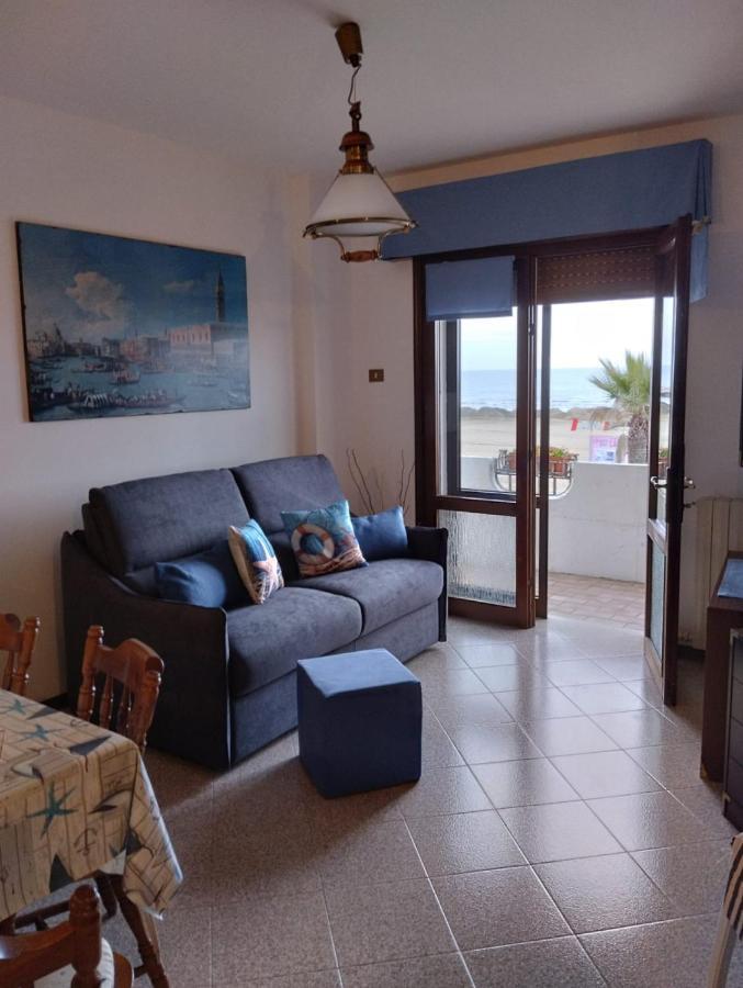 Appartamento Frontemare Azzurra Каорле Экстерьер фото